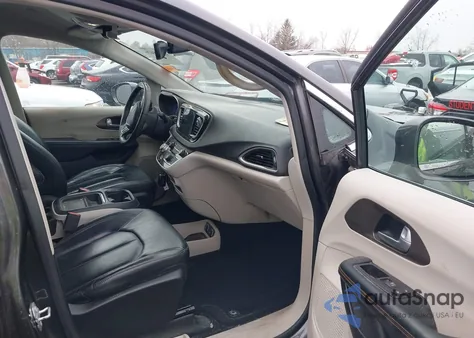 2017 Chrysler Pacifica Touring-L из США, поврежденный, VIN 2C4RC1BG8HR587435